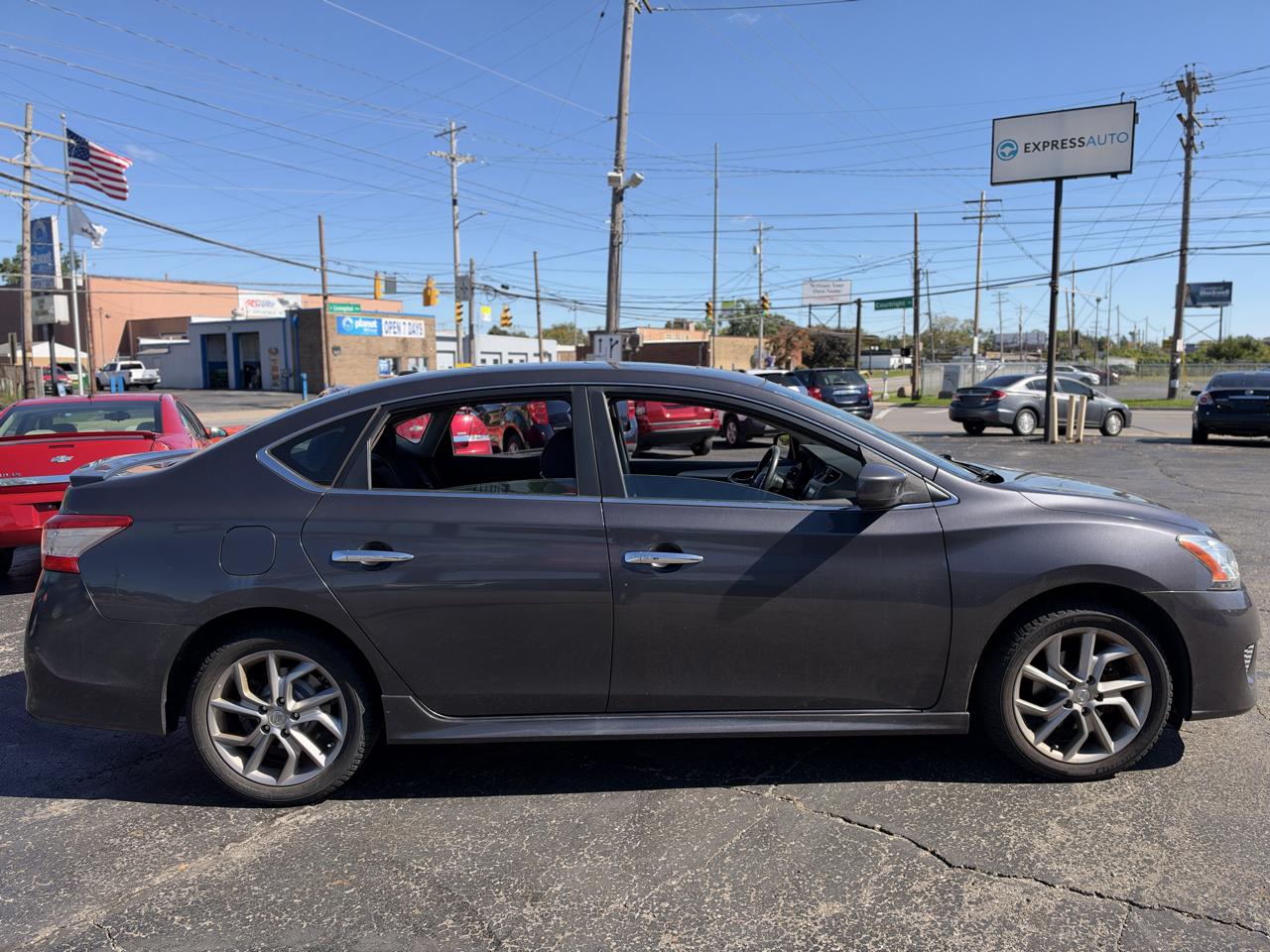Nissan Sentra 4dr Sdn I4 CVT SR 2013