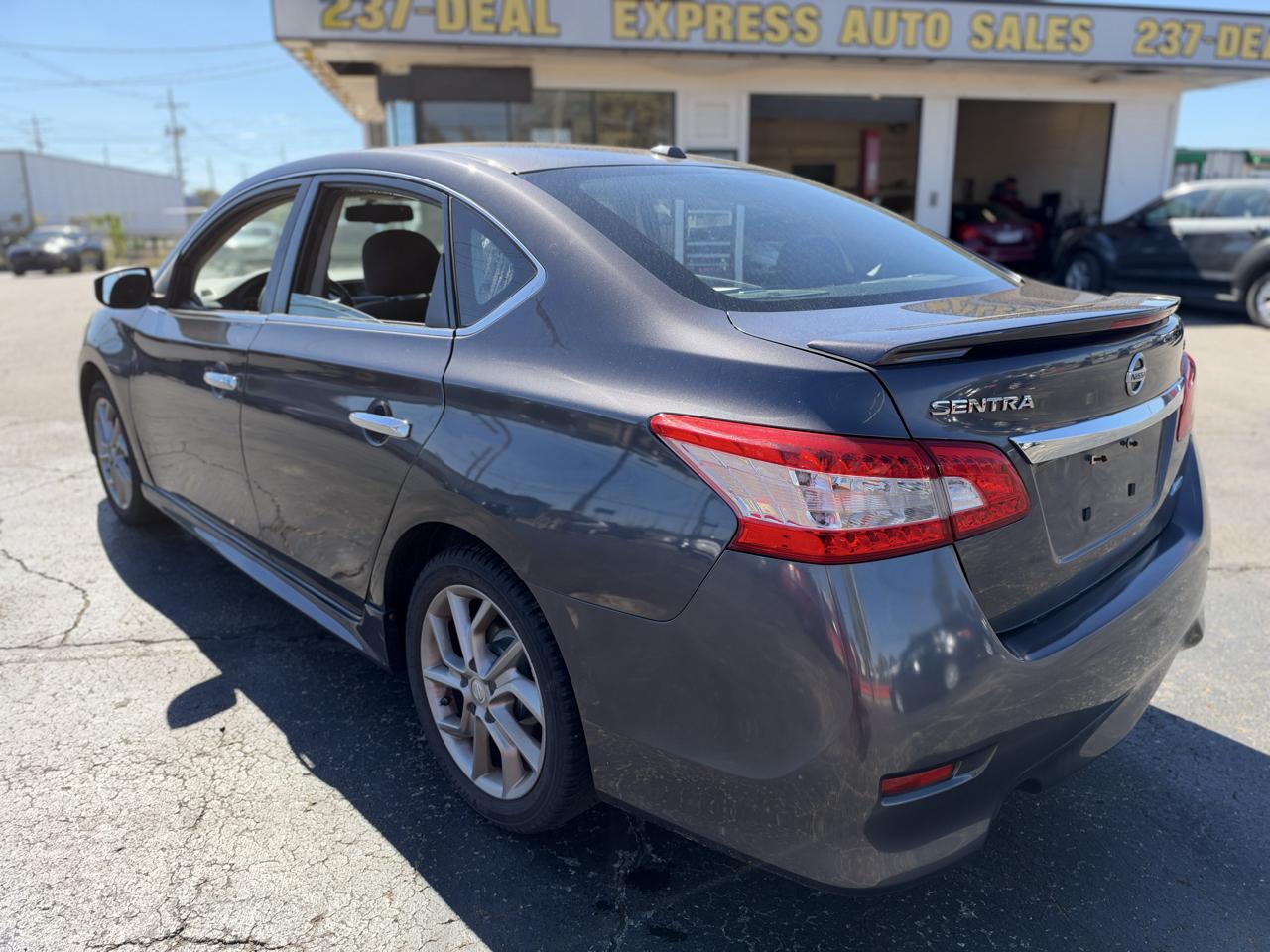 Nissan Sentra 4dr Sdn I4 CVT SR 2013