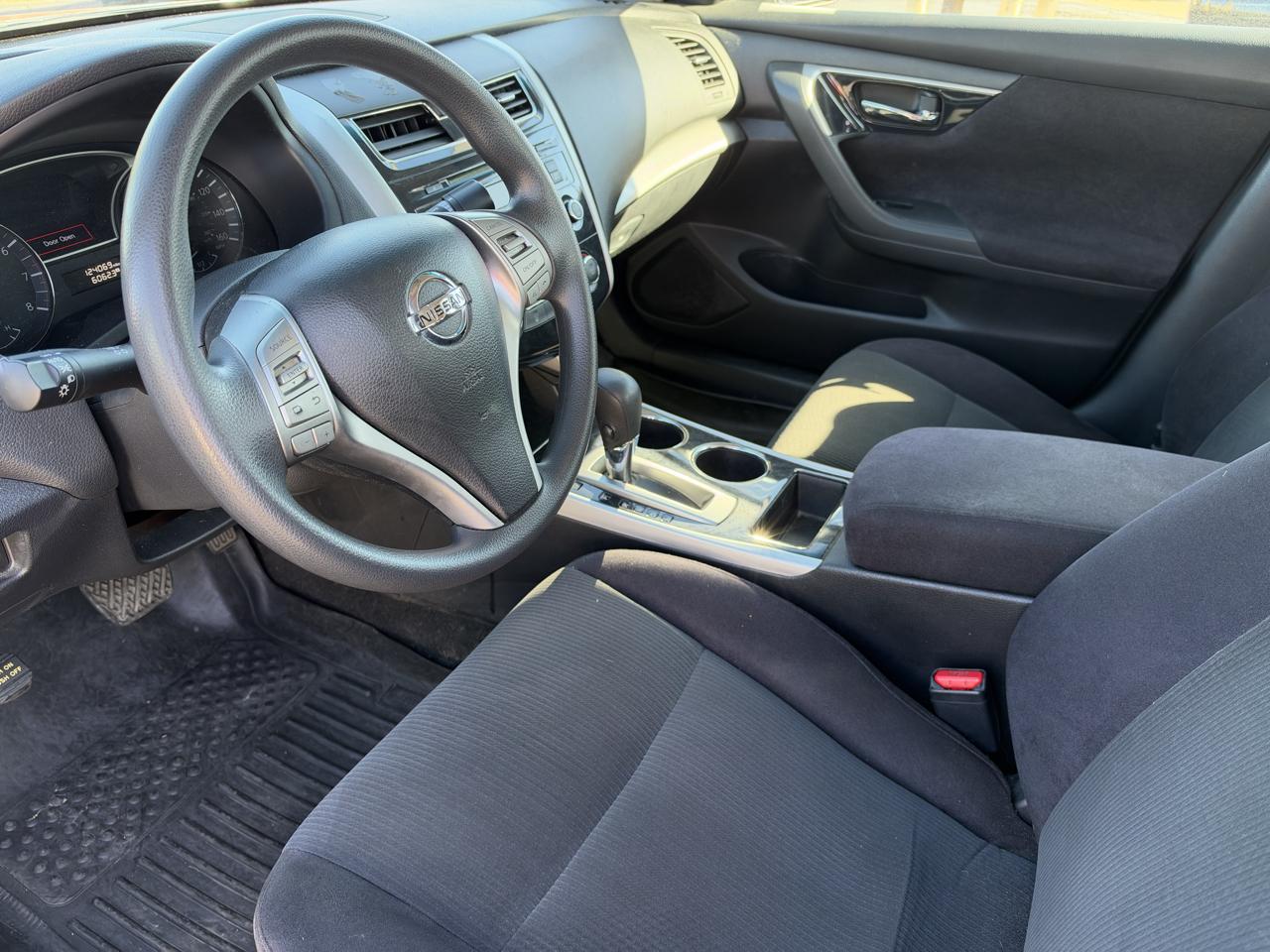Nissan Altima photo 17