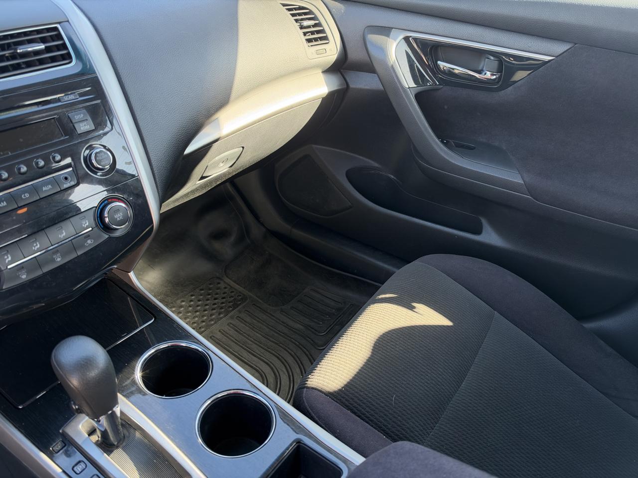 Nissan Altima photo 20