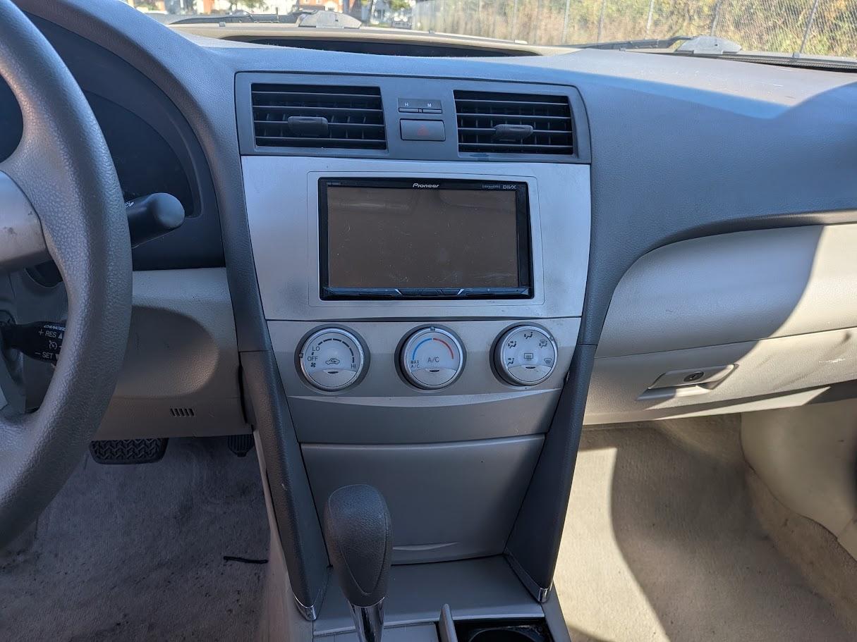 Toyota Camry photo 13