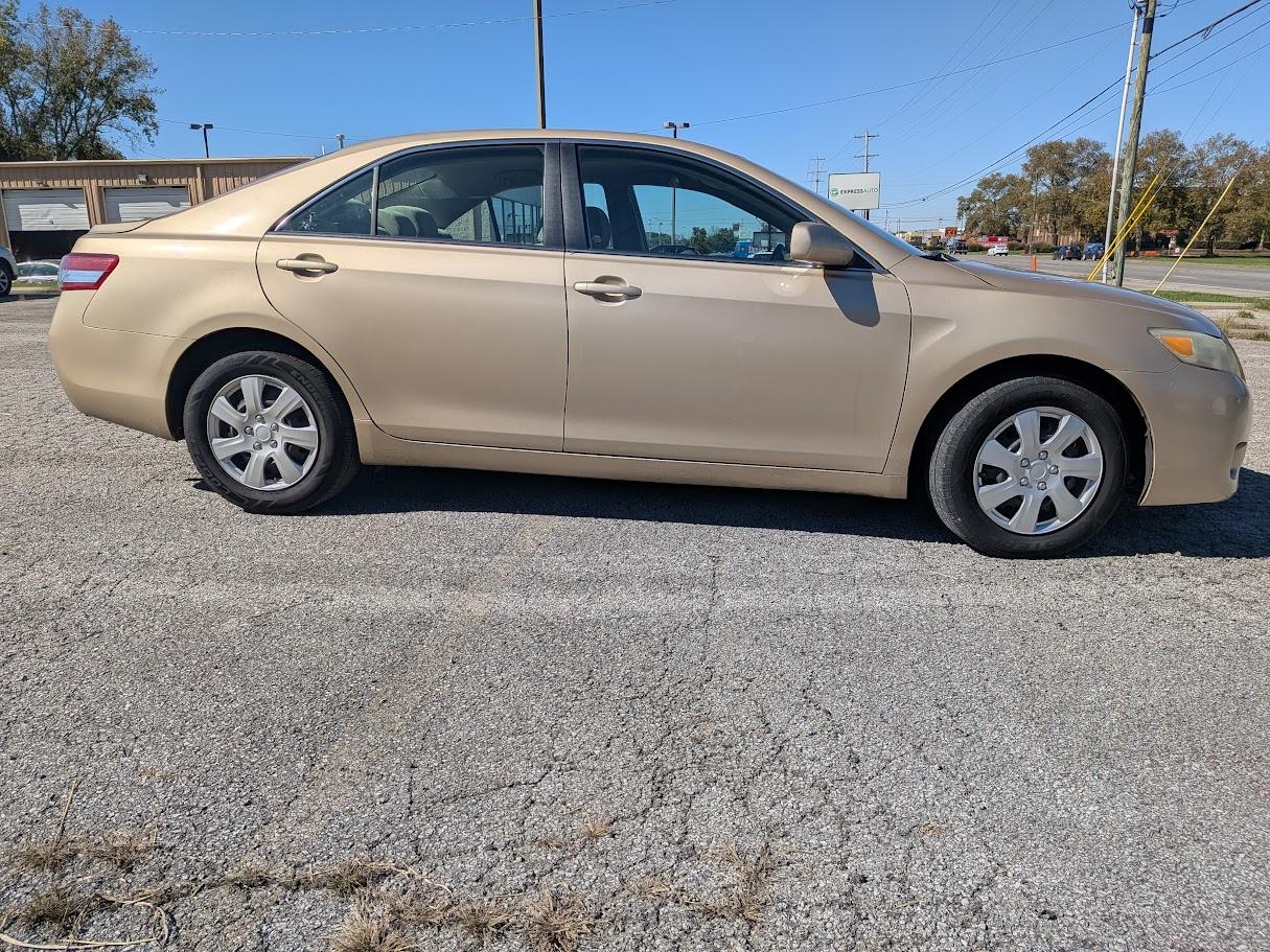 Toyota Camry photo 5