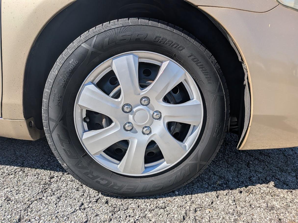 Toyota Camry photo 7