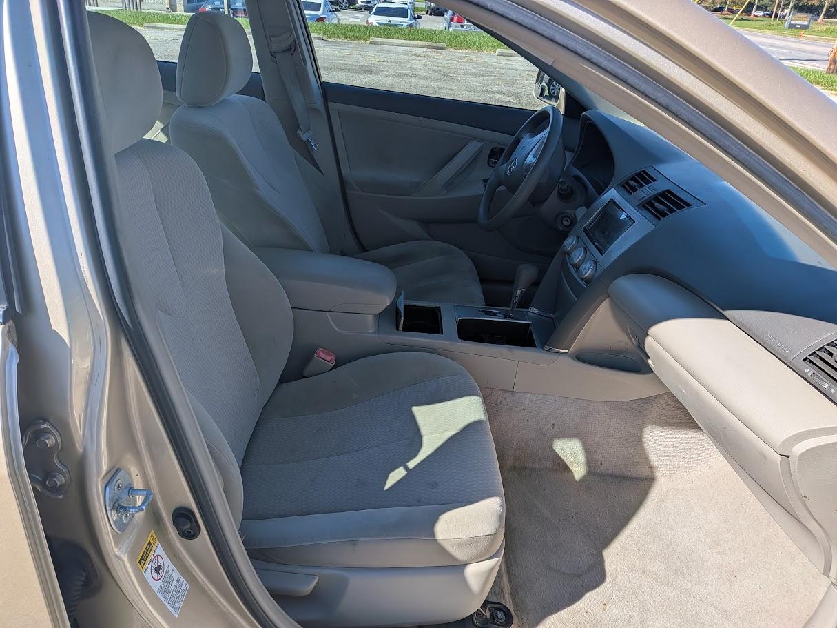Toyota Camry photo 15