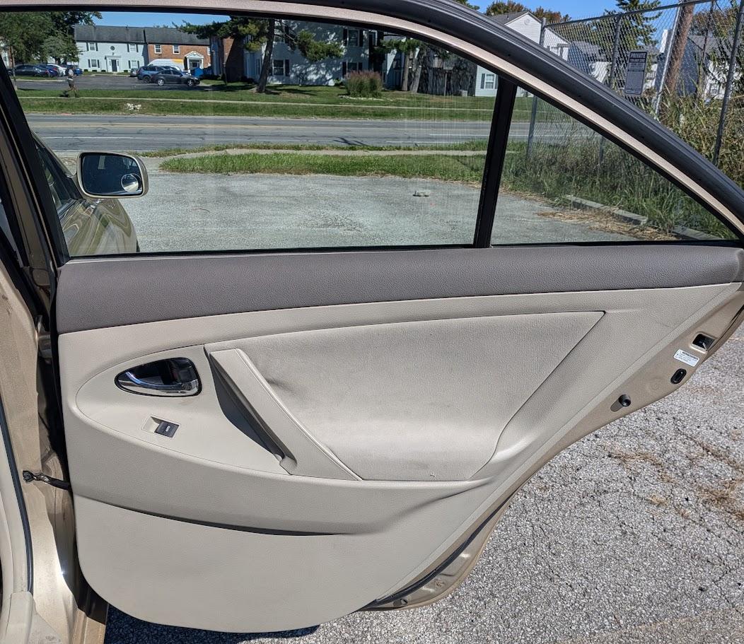 Toyota Camry photo 20