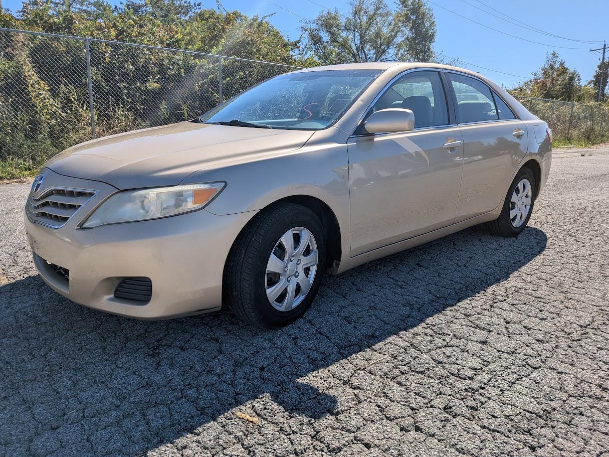Toyota Camry photo 3