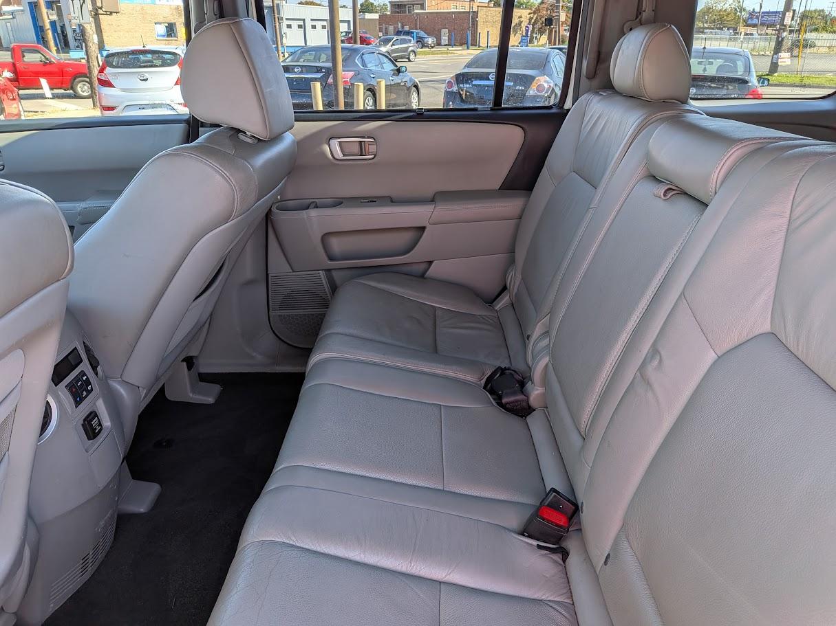 Honda Pilot 4WD 4dr Touring w/Navi 2010