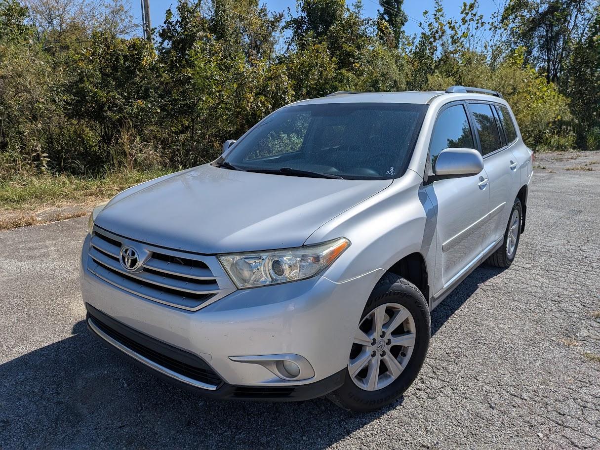 Toyota Highlander photo 2