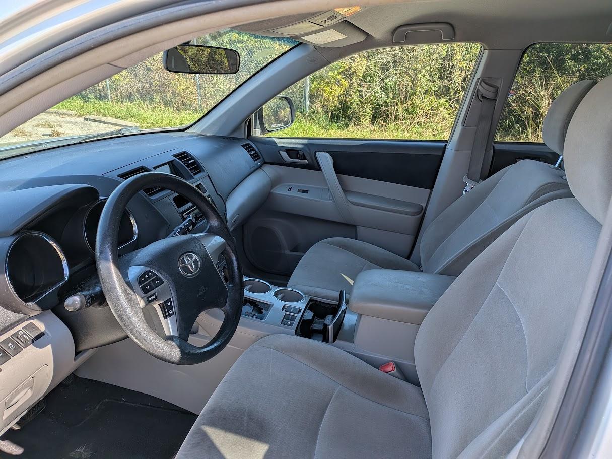 Toyota Highlander photo 12