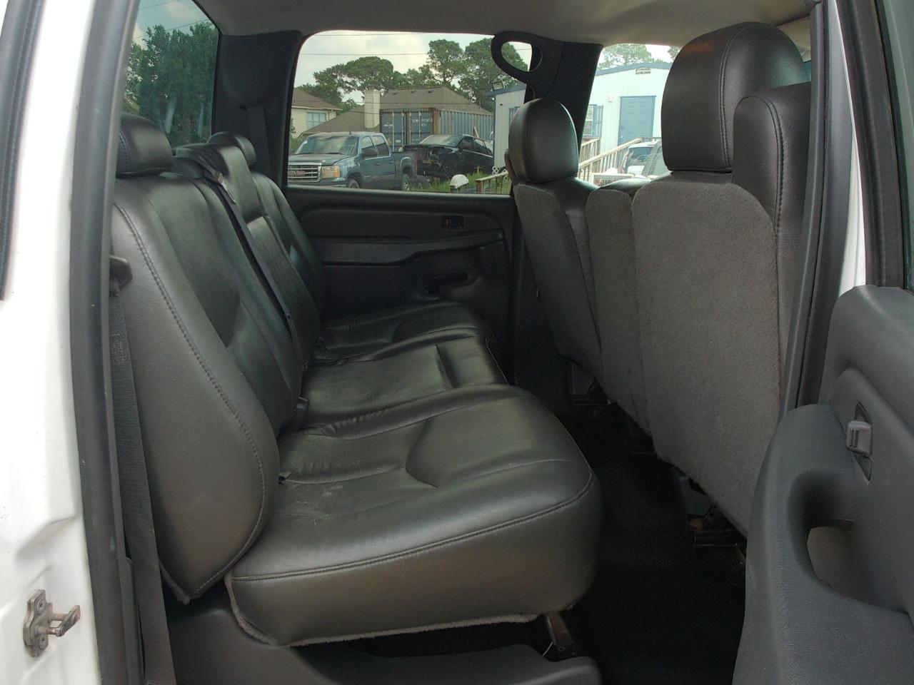 Chevrolet Silverado 2500HD 2WD Crew Cab 167.7" Work Truck 2005