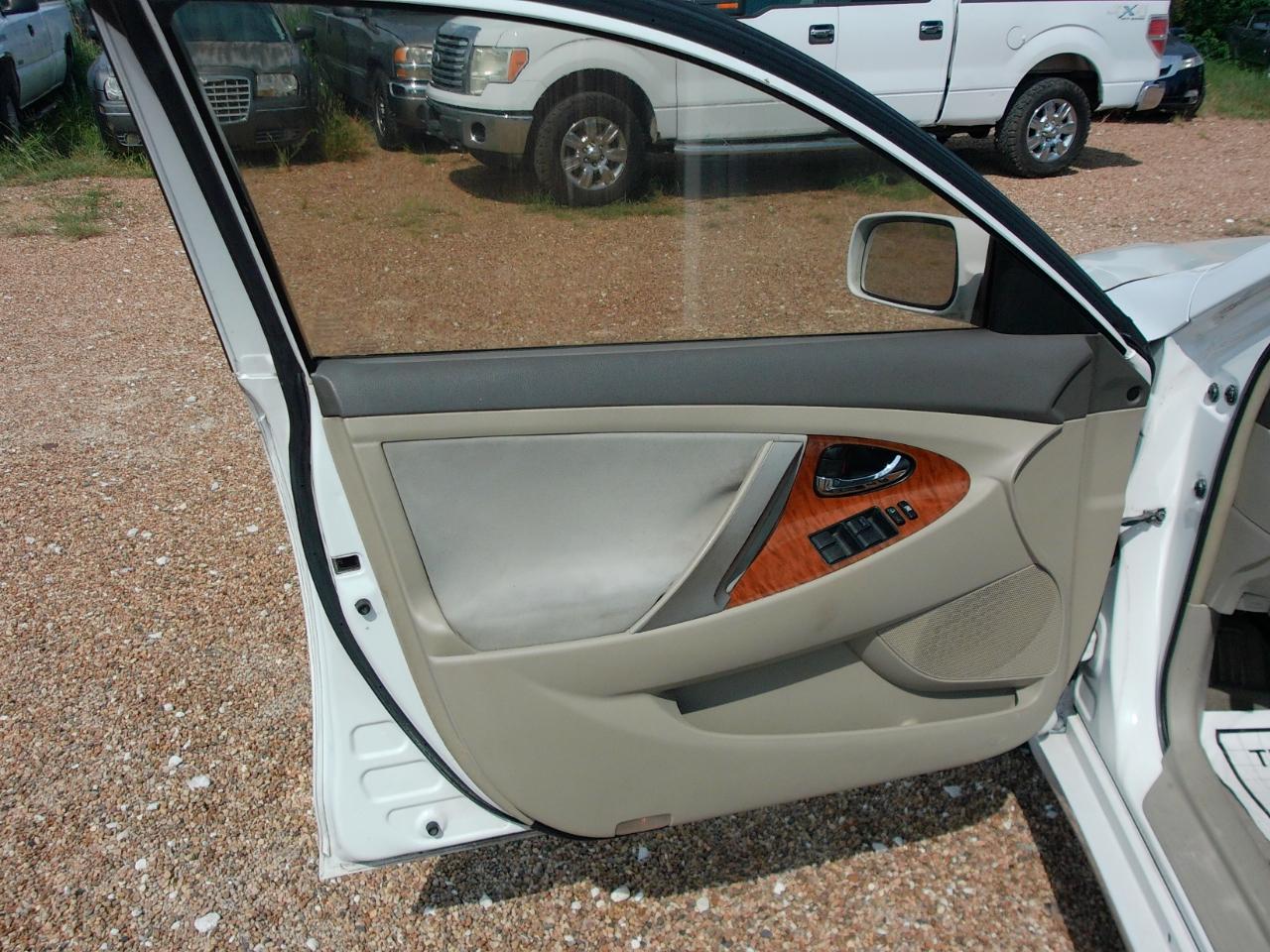 Toyota Camry 4dr Sdn XLE V6 Auto (Natl) 2009