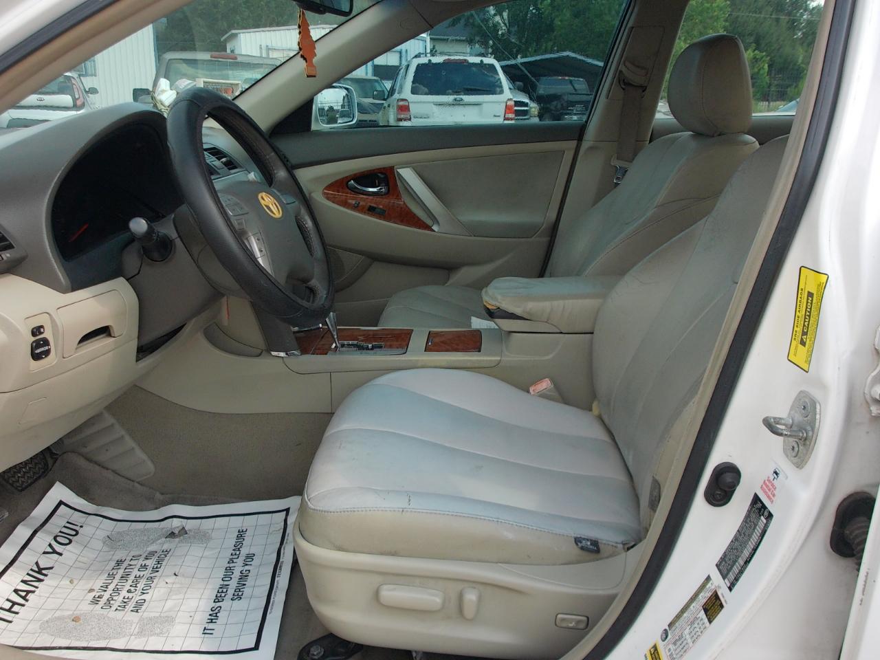 Toyota Camry 4dr Sdn XLE V6 Auto (Natl) 2009