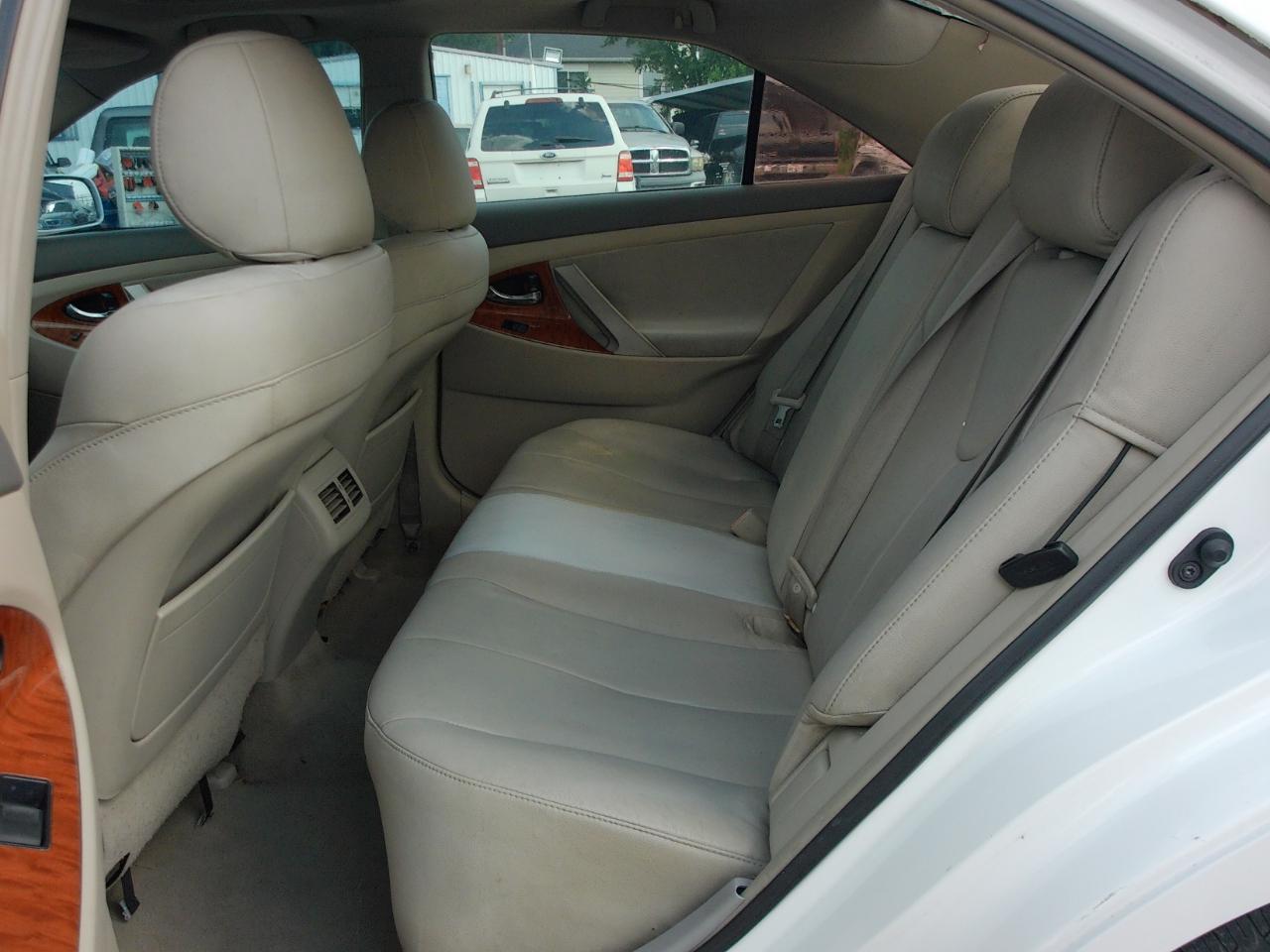 Toyota Camry 4dr Sdn XLE V6 Auto (Natl) 2009