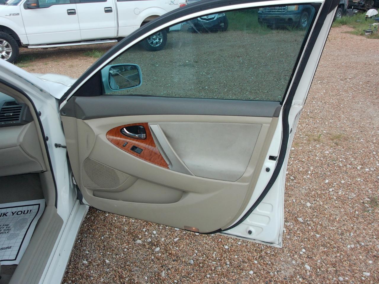 Toyota Camry 4dr Sdn XLE V6 Auto (Natl) 2009
