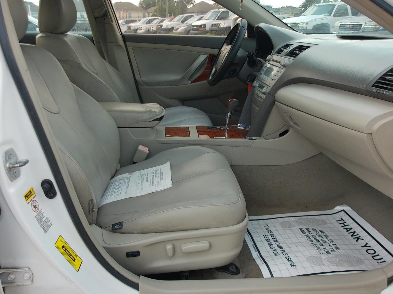 Toyota Camry 4dr Sdn XLE V6 Auto (Natl) 2009