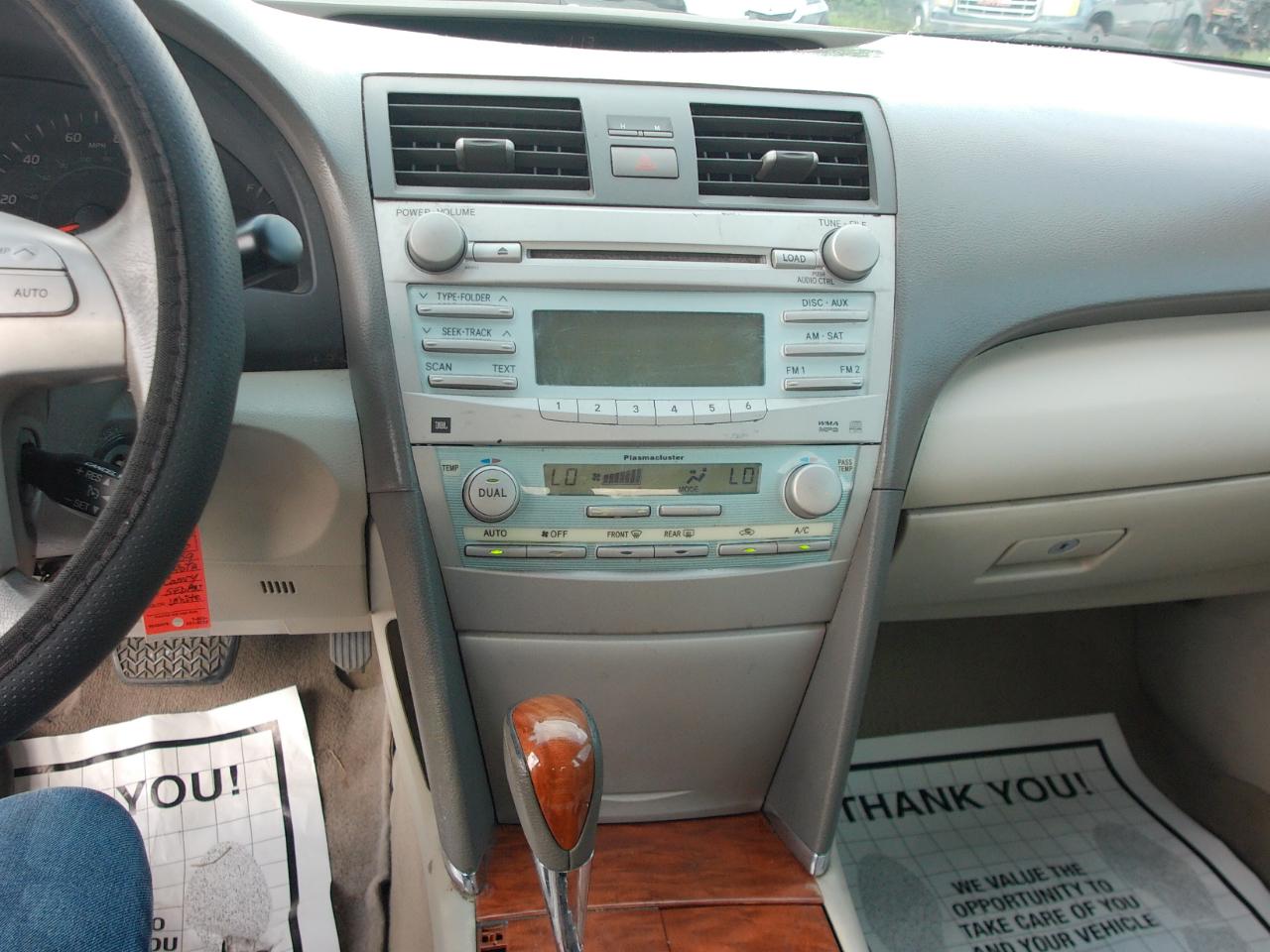 Toyota Camry 4dr Sdn XLE V6 Auto (Natl) 2009
