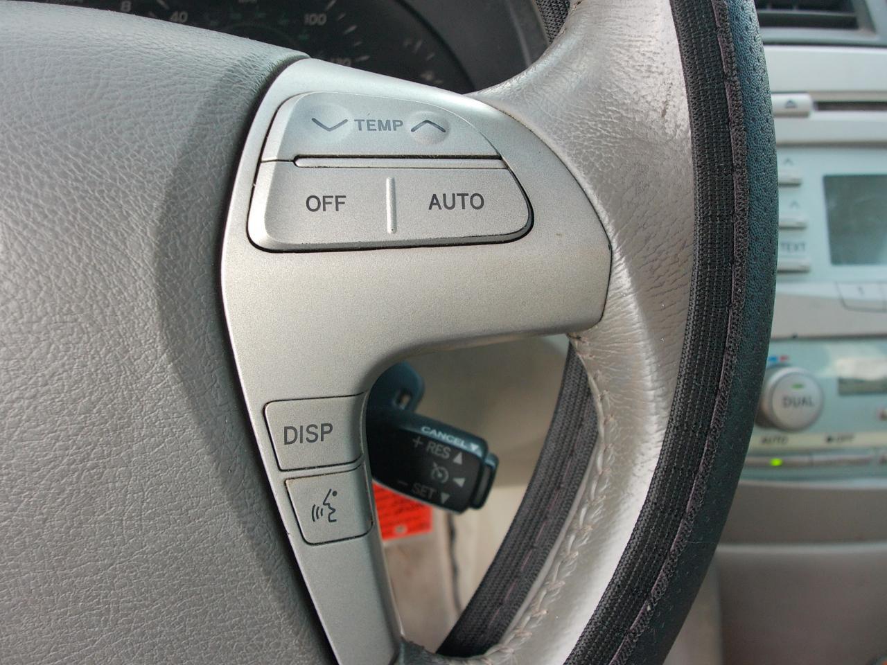 Toyota Camry 4dr Sdn XLE V6 Auto (Natl) 2009