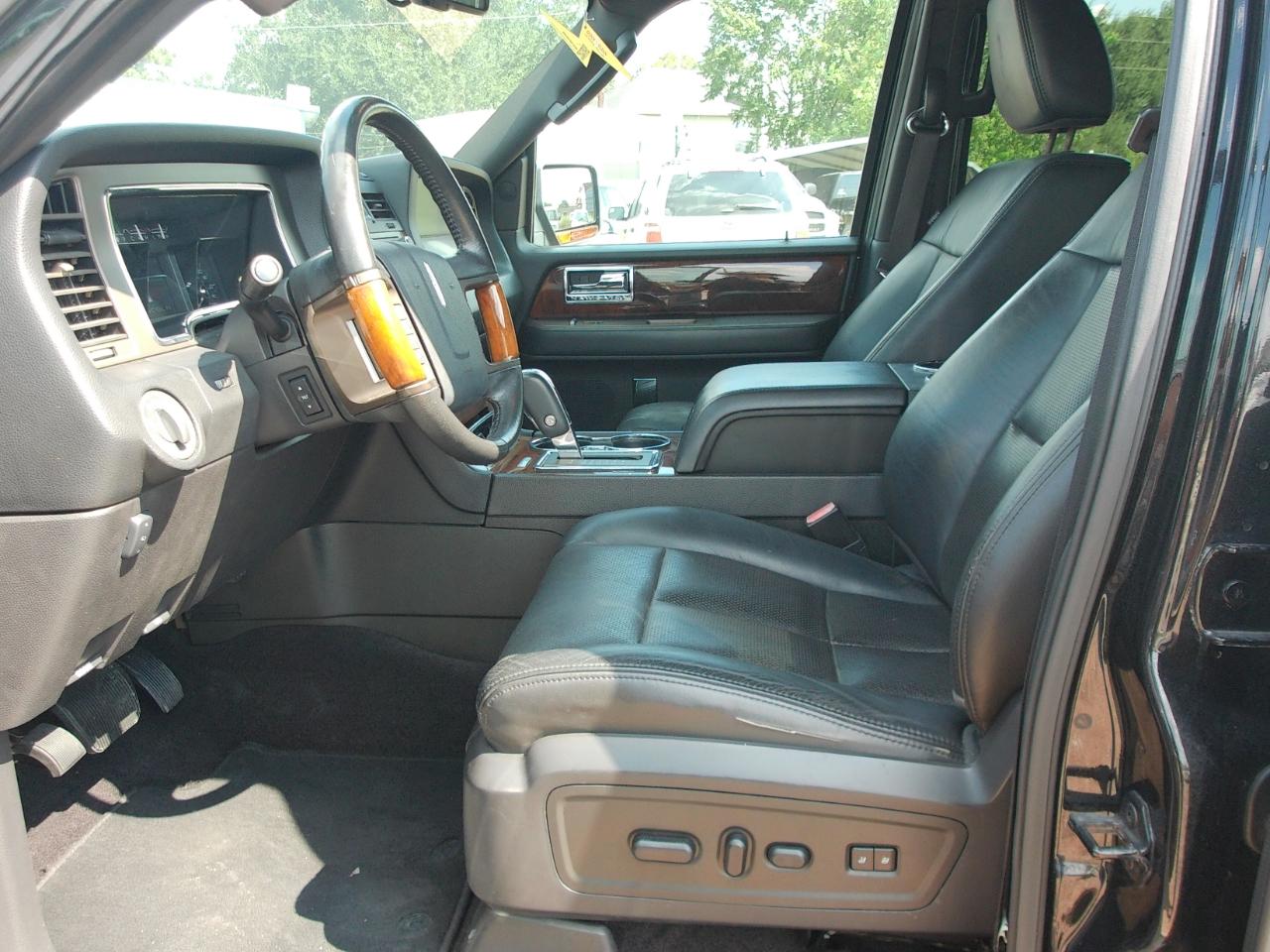 Lincoln Navigator  2011
