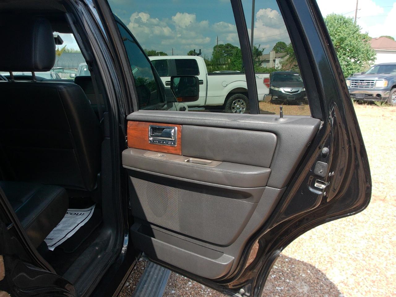 Lincoln Navigator  2011