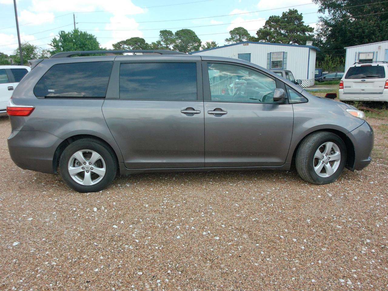 Toyota Sienna  2015