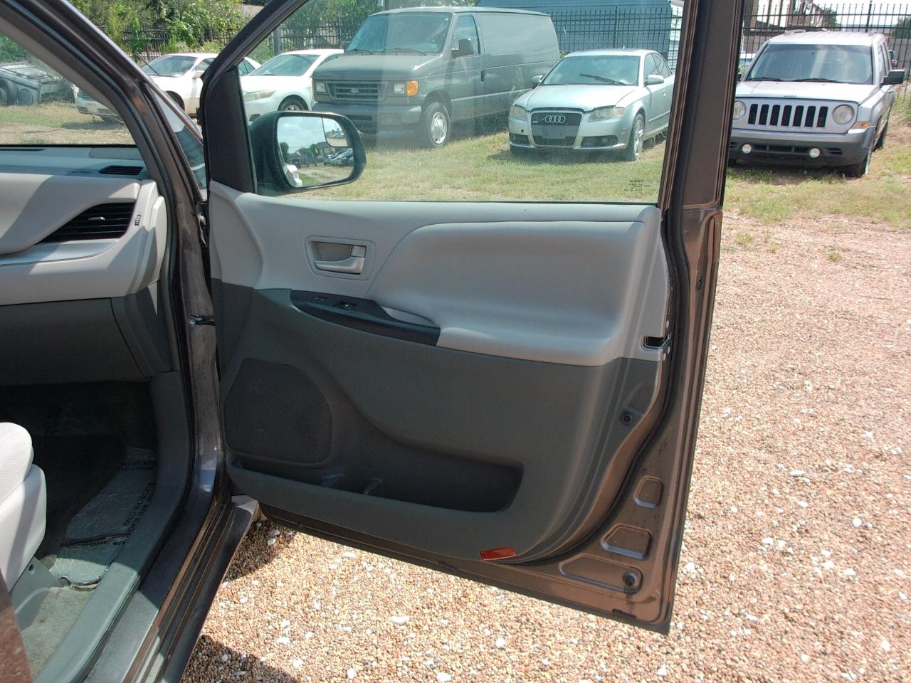 Toyota Sienna  2015