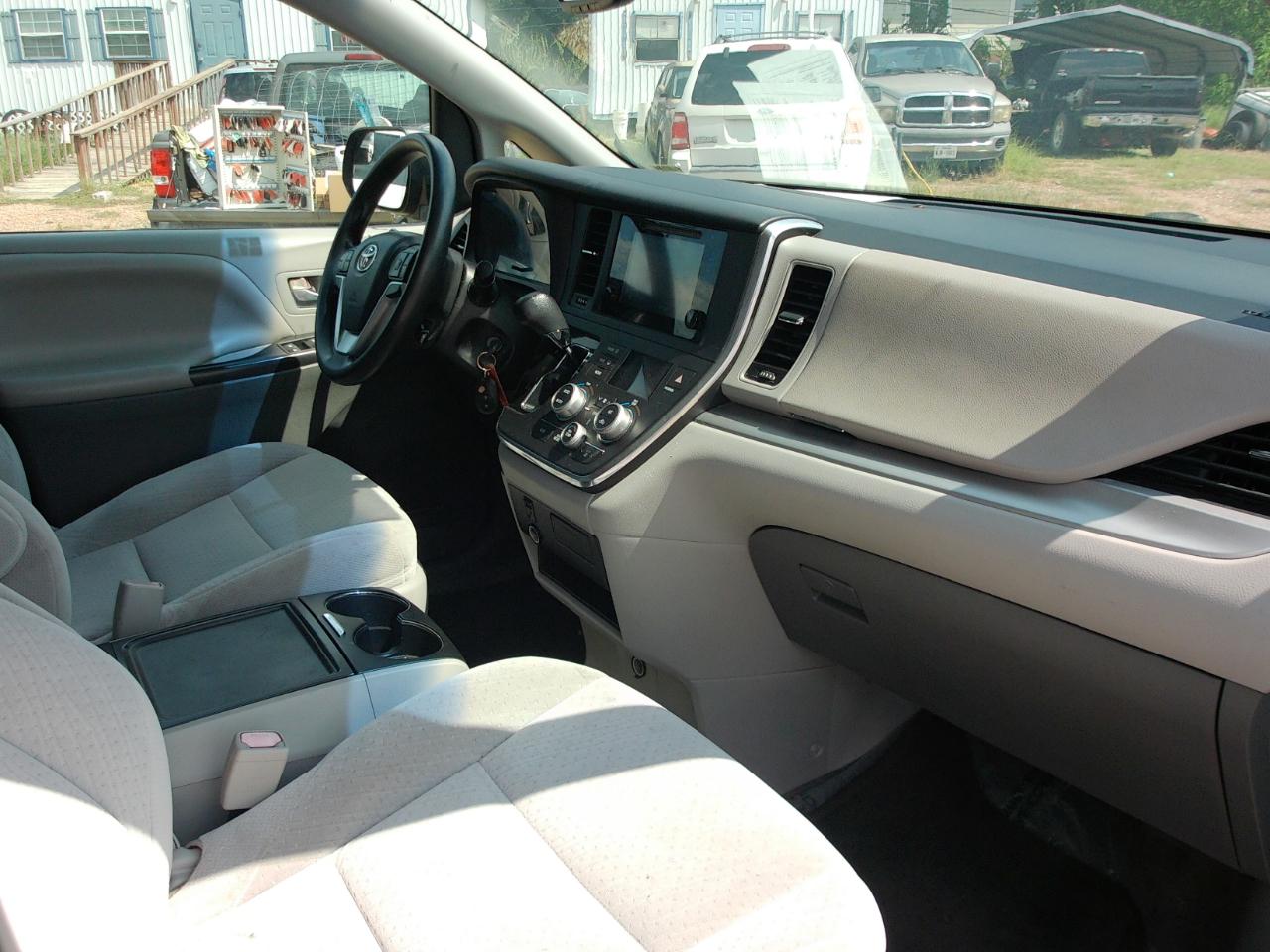 Toyota Sienna  2015