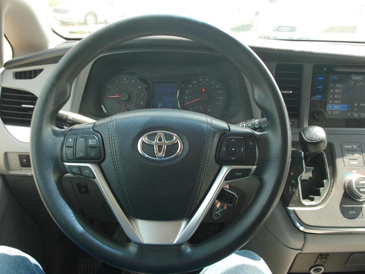 Toyota Sienna  2015