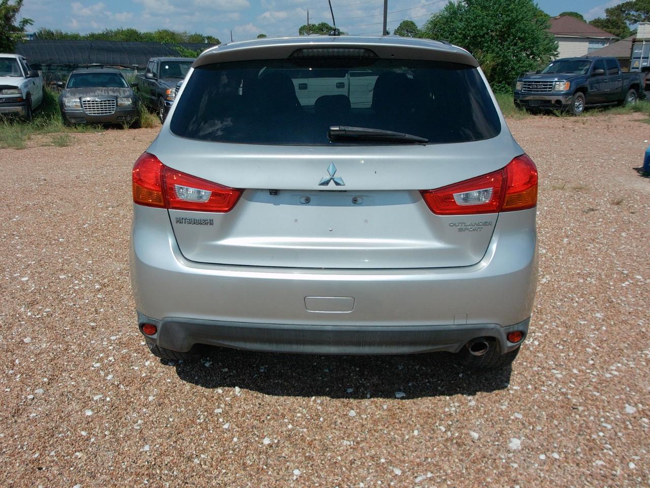 Mitsubishi Outlander Sport  2015