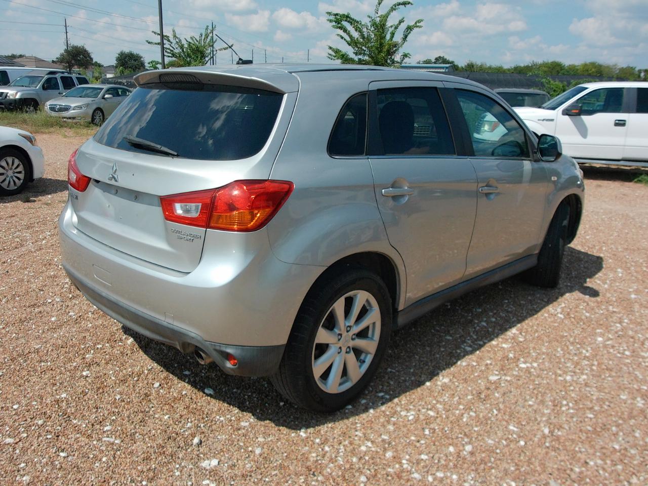 Mitsubishi Outlander Sport  2015