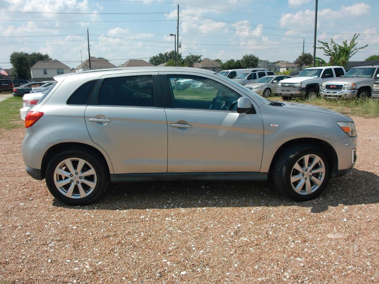 Mitsubishi Outlander Sport  2015