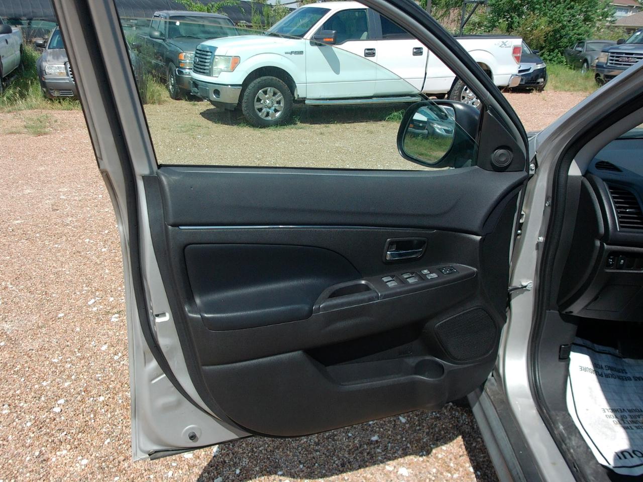 Mitsubishi Outlander Sport  2015