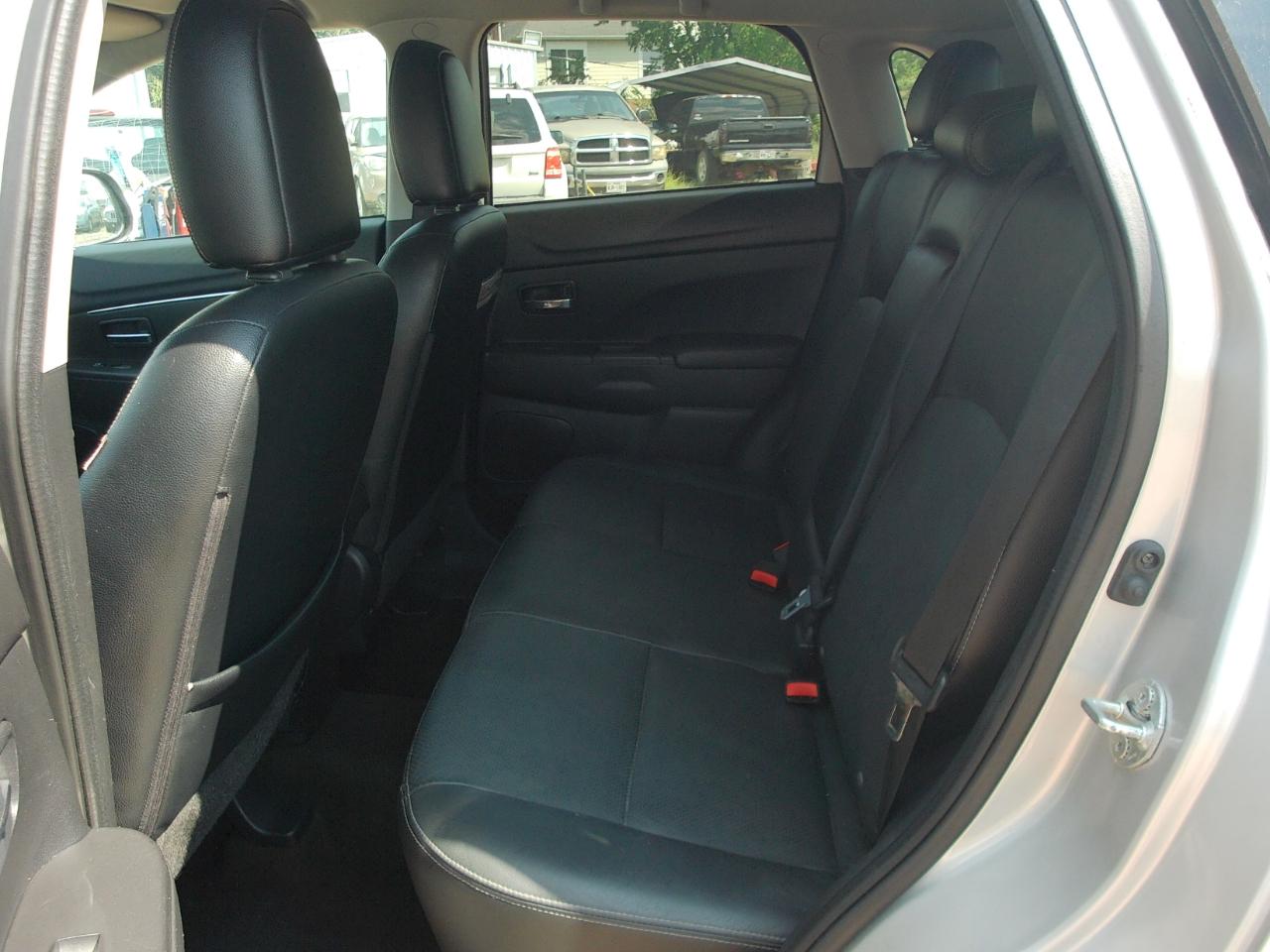Mitsubishi Outlander Sport  2015