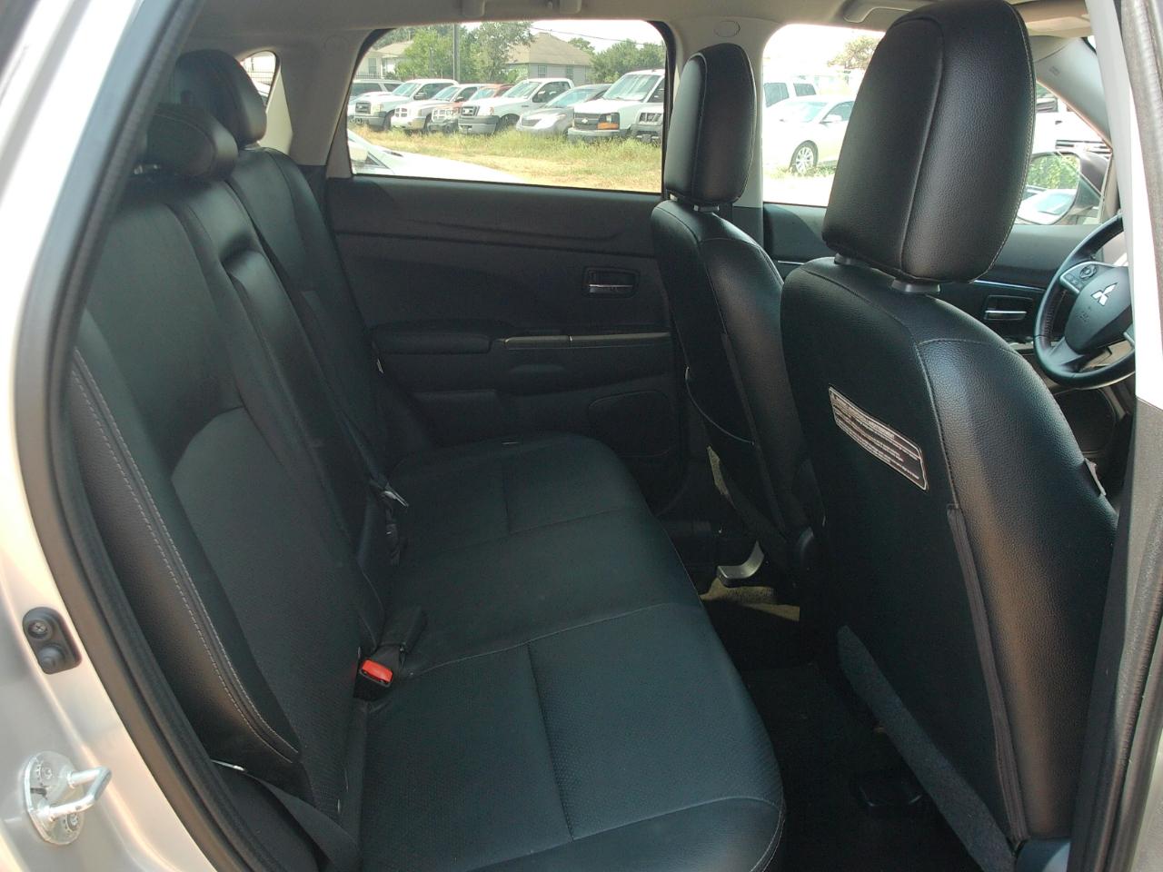 Mitsubishi Outlander Sport  2015