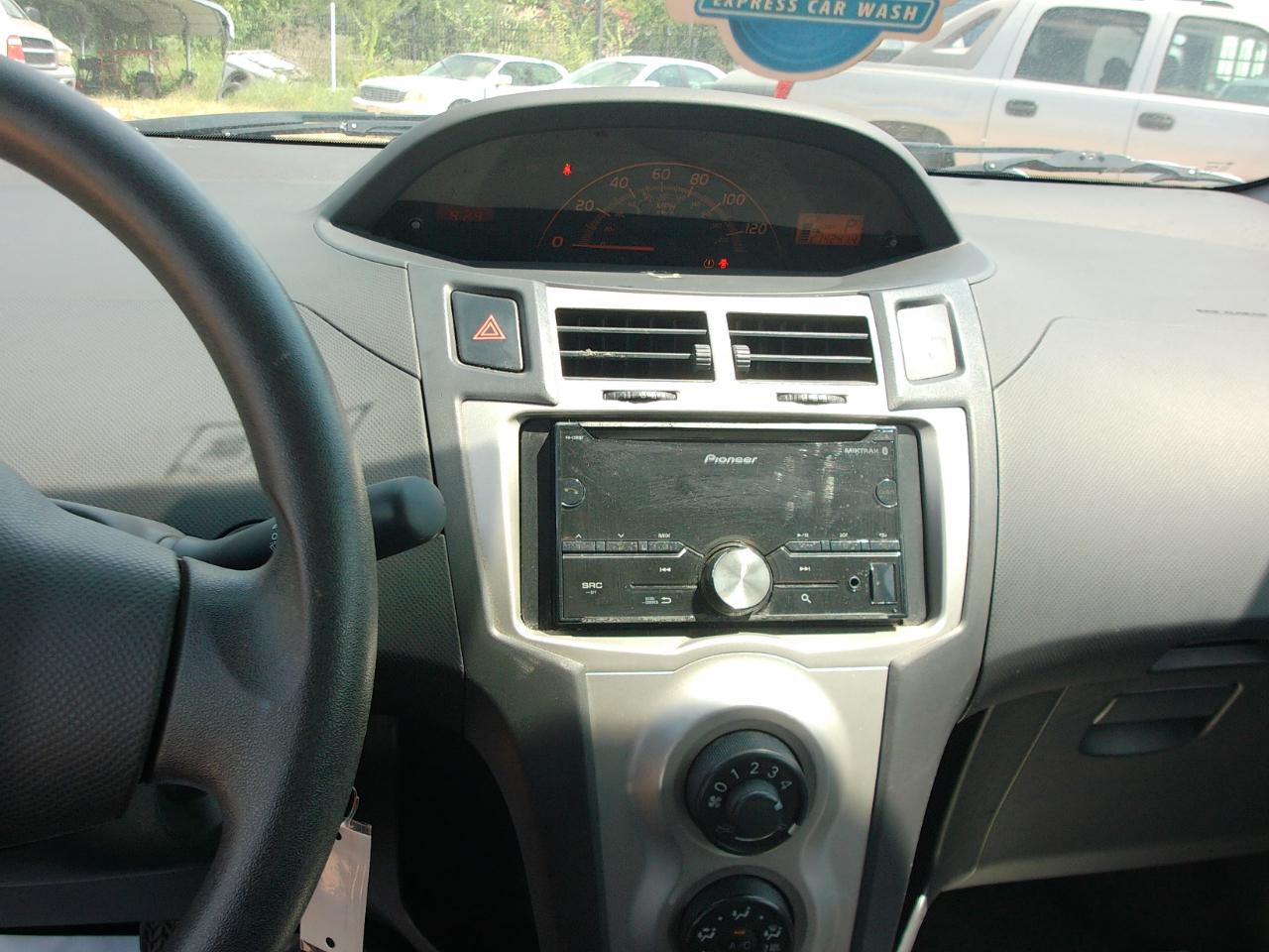 Toyota Yaris  2011