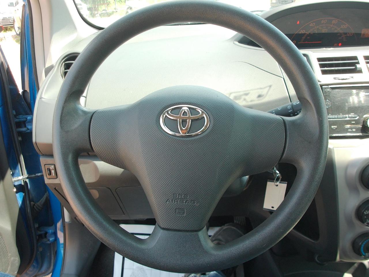 Toyota Yaris  2011