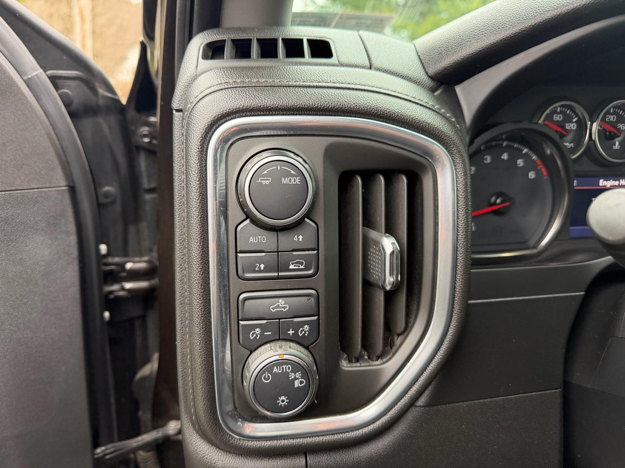 Chevrolet Silverado 1500 4WD Crew Cab 147" LT 2020