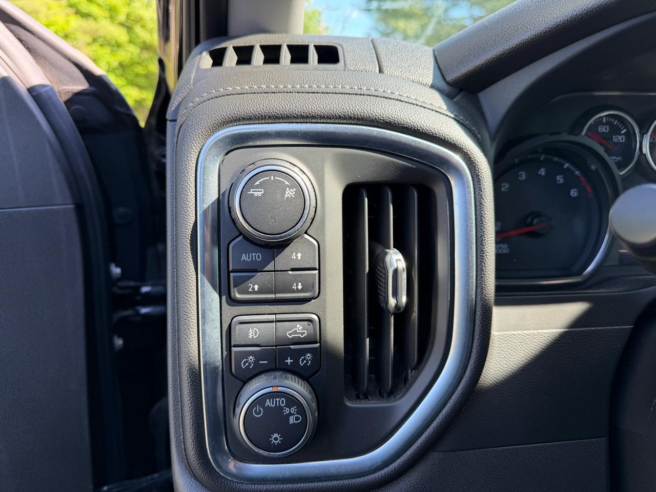 Chevrolet Silverado 1500 4WD Crew Cab 147" LT Trail Boss 2019