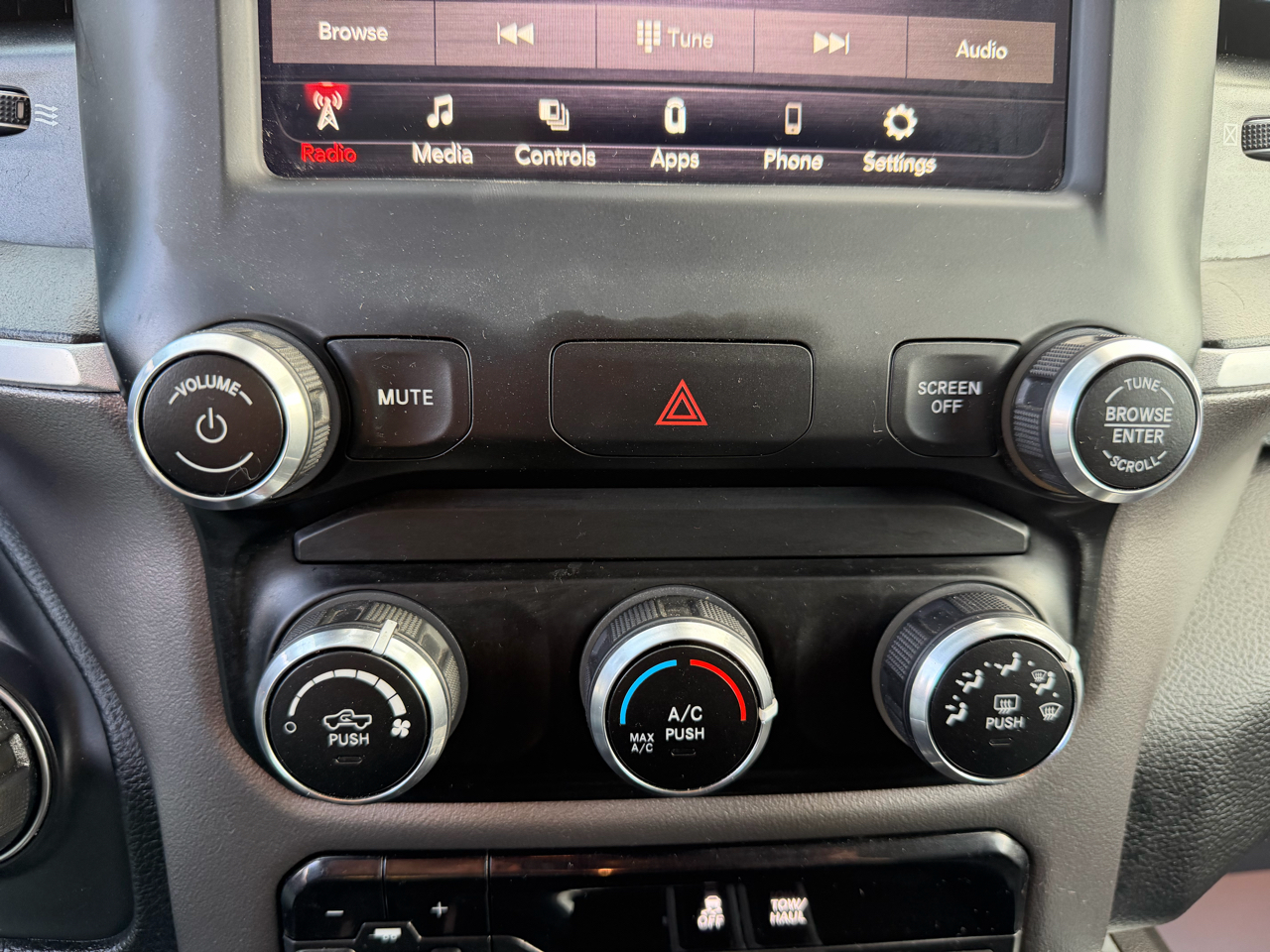 RAM 1500 Big Horn/Lone Star 4x4 Crew Cab 5'7" Box 2019