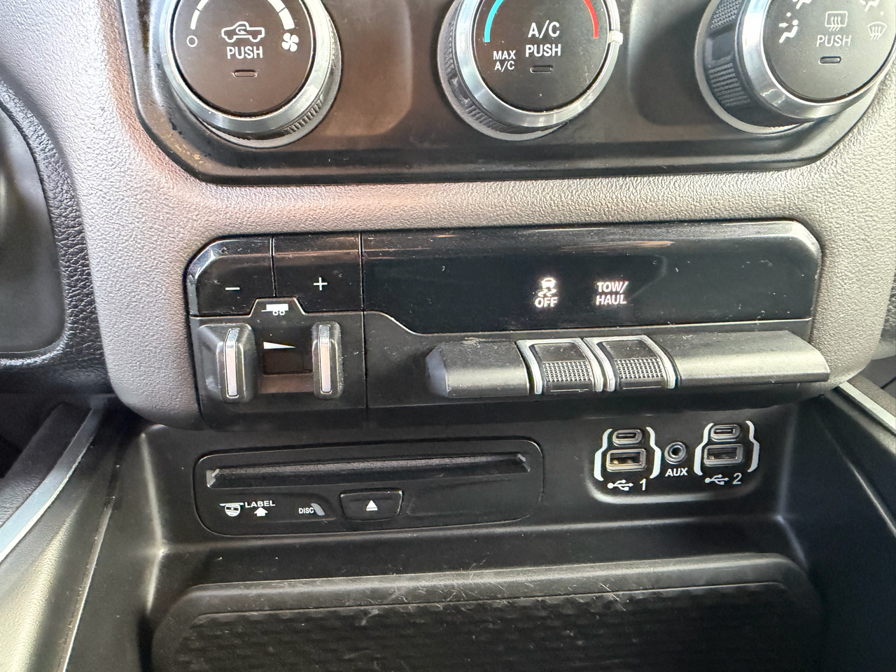 RAM 1500 Big Horn/Lone Star 4x4 Crew Cab 5'7" Box 2019