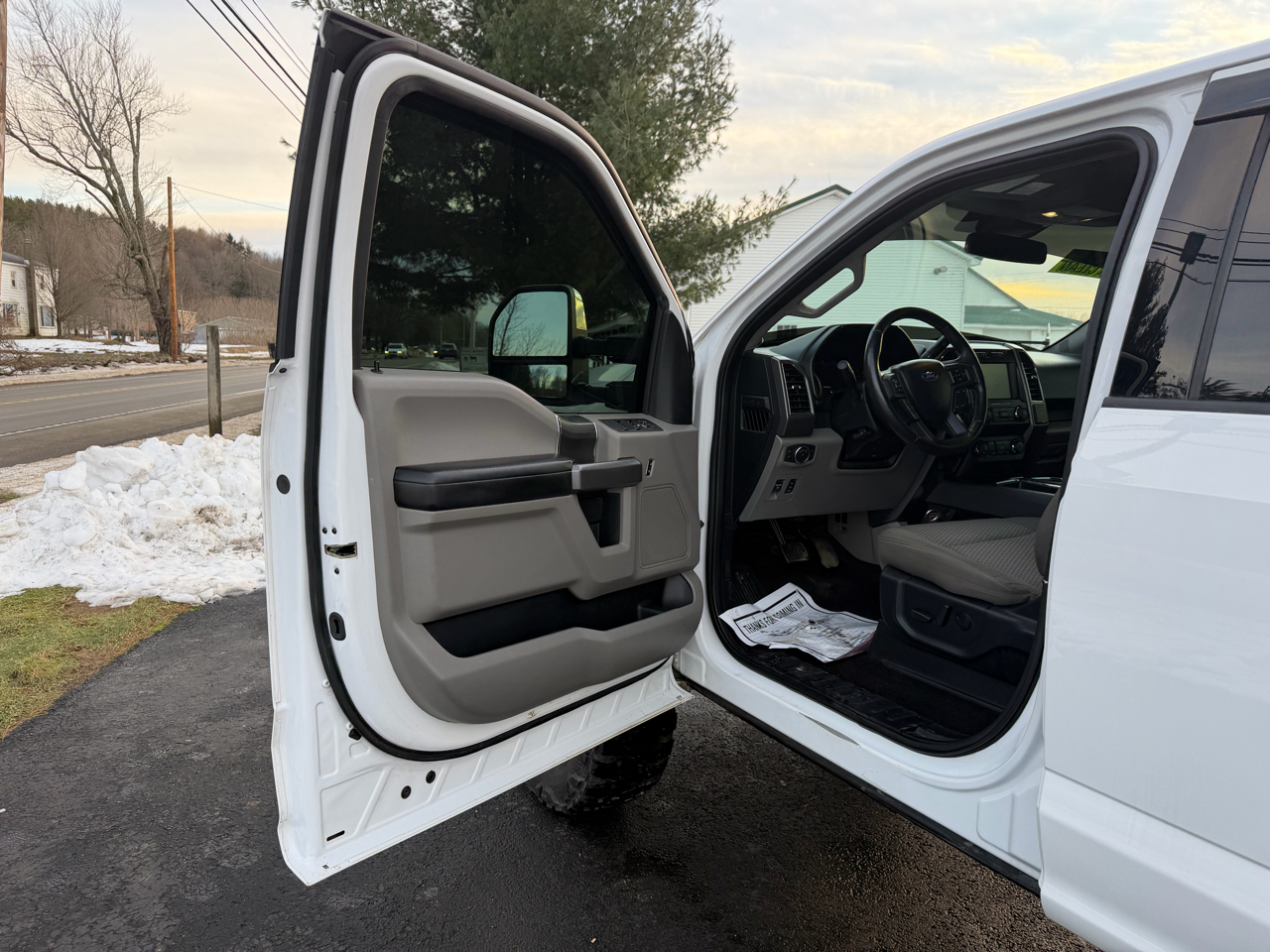 Ford F-150 4WD SuperCrew 145" XLT 2020