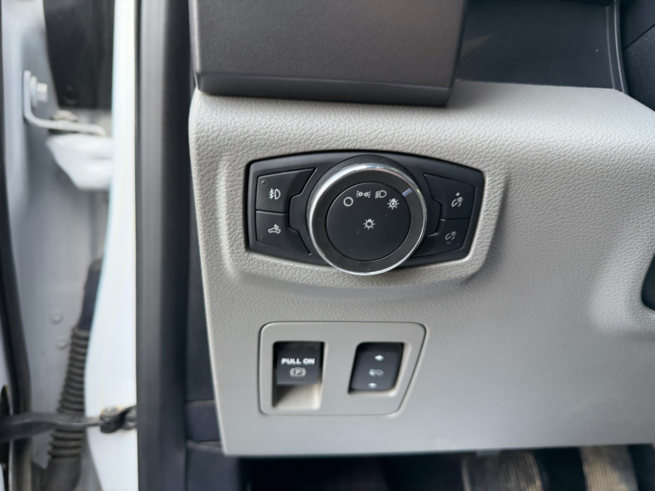 Ford F-150 4WD SuperCrew 145" XLT 2020