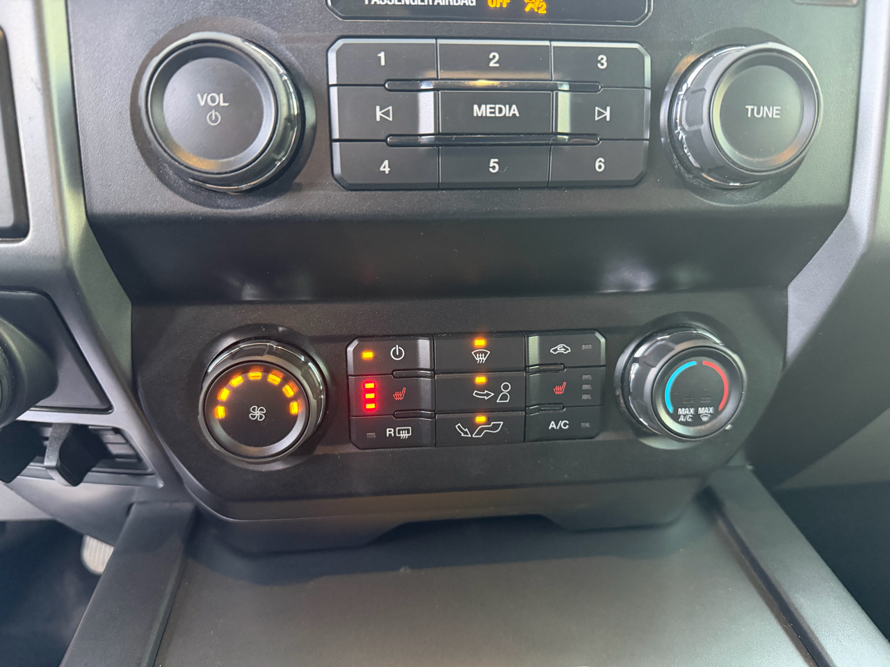 Ford F-150 4WD SuperCrew 145" XLT 2020