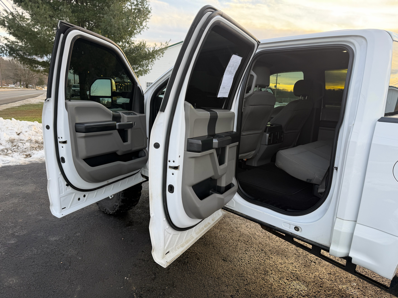 Ford F-150 4WD SuperCrew 145" XLT 2020