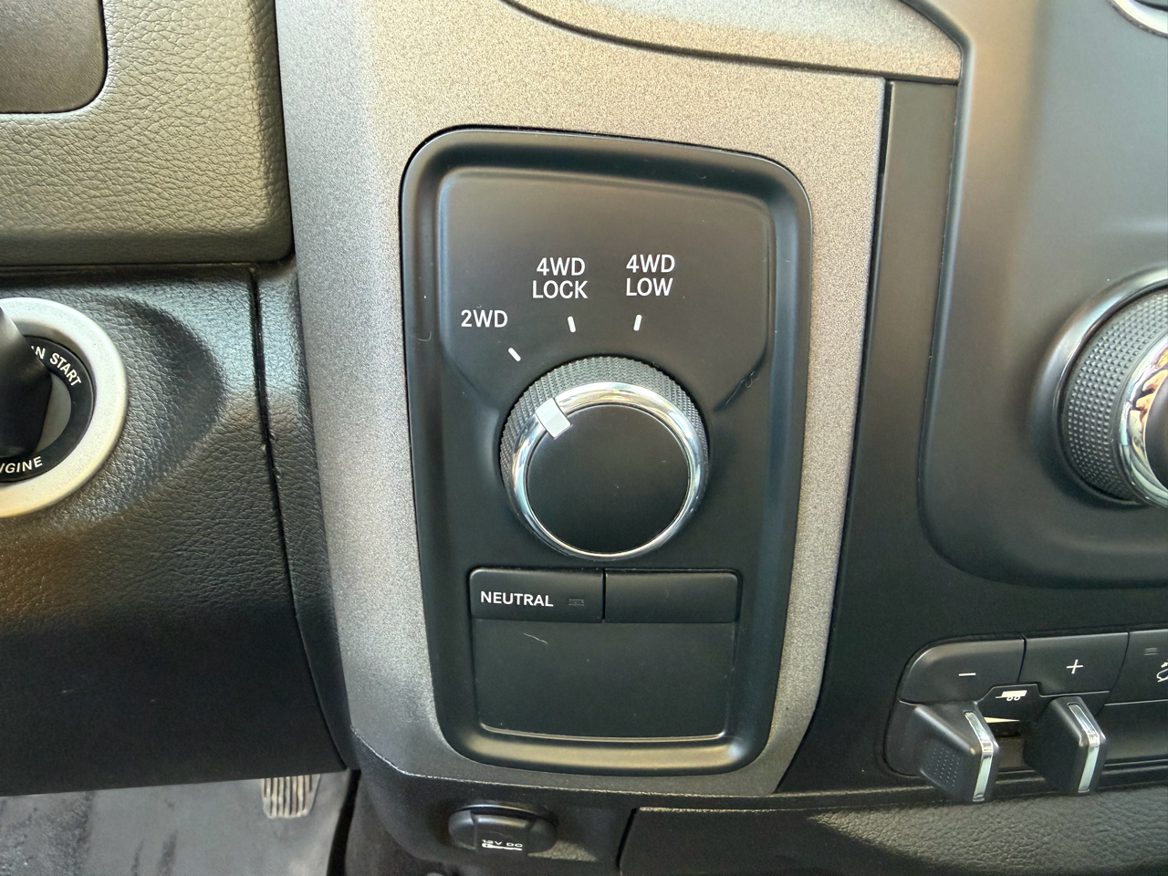 RAM 2500 Tradesman 4x4 Crew Cab 6'4" Box 2018