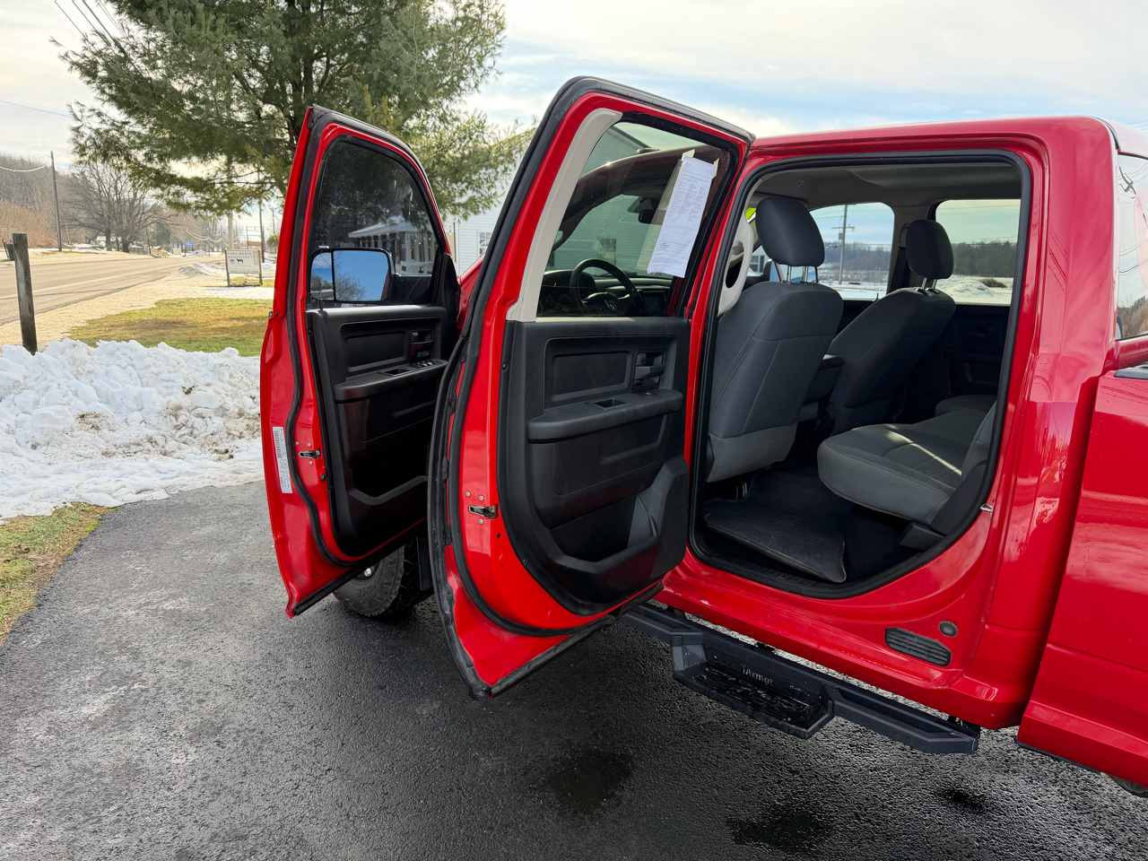 RAM 2500 Tradesman 4x4 Crew Cab 6'4" Box 2018