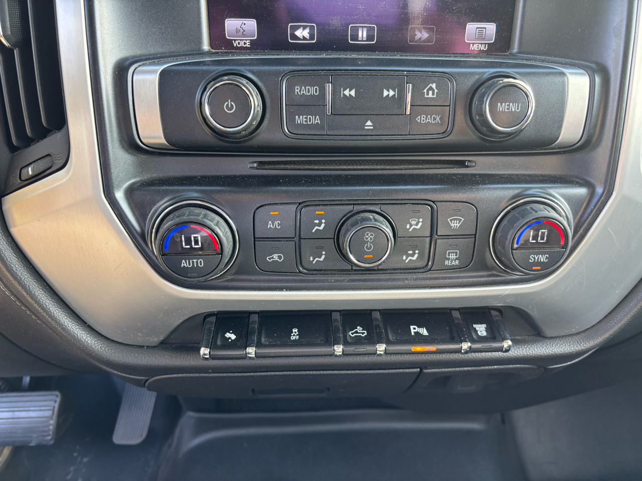 2015 Gmc Sierra SLE photo 16