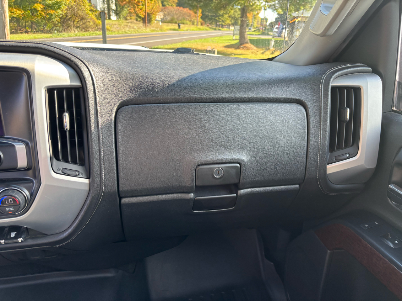 2015 Gmc Sierra SLE photo 17