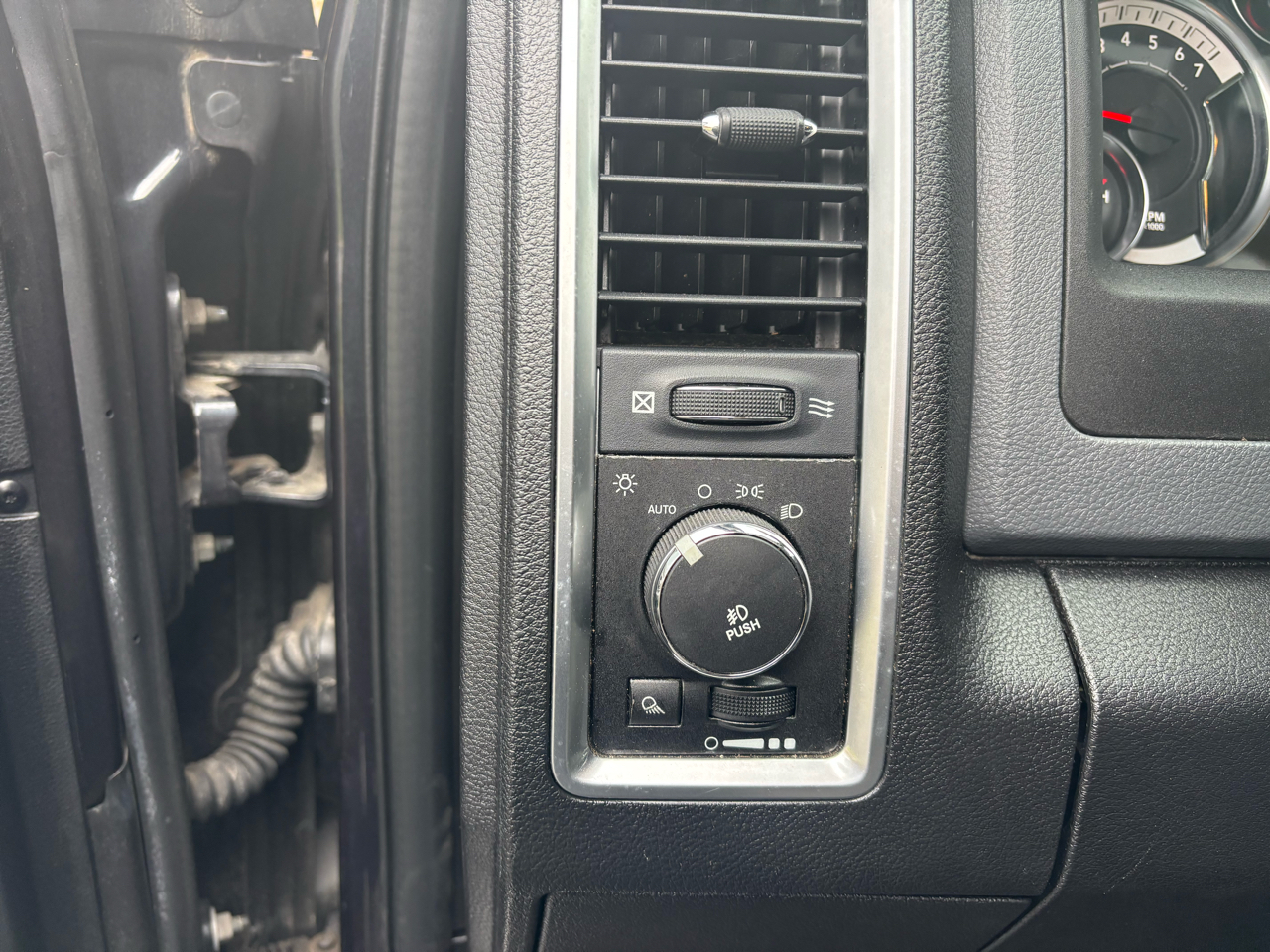 RAM 2500 4WD Crew Cab 149" Outdoorsman 2013 RAM 2500 4WD Crew Cab 149" Outdoorsman 2013