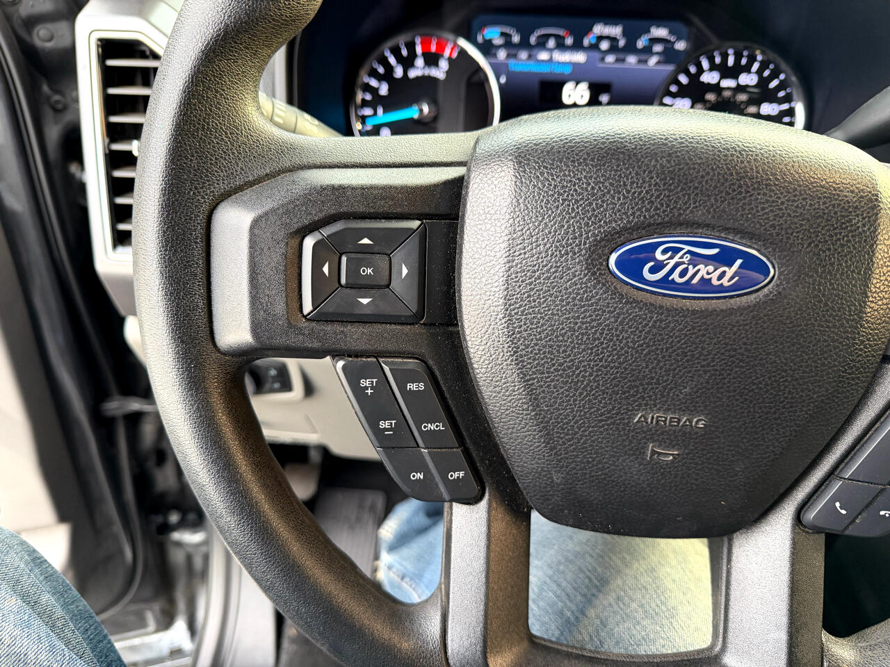 Ford Super Duty F-350 SRW Crew Cab 176" WB XLT 2020