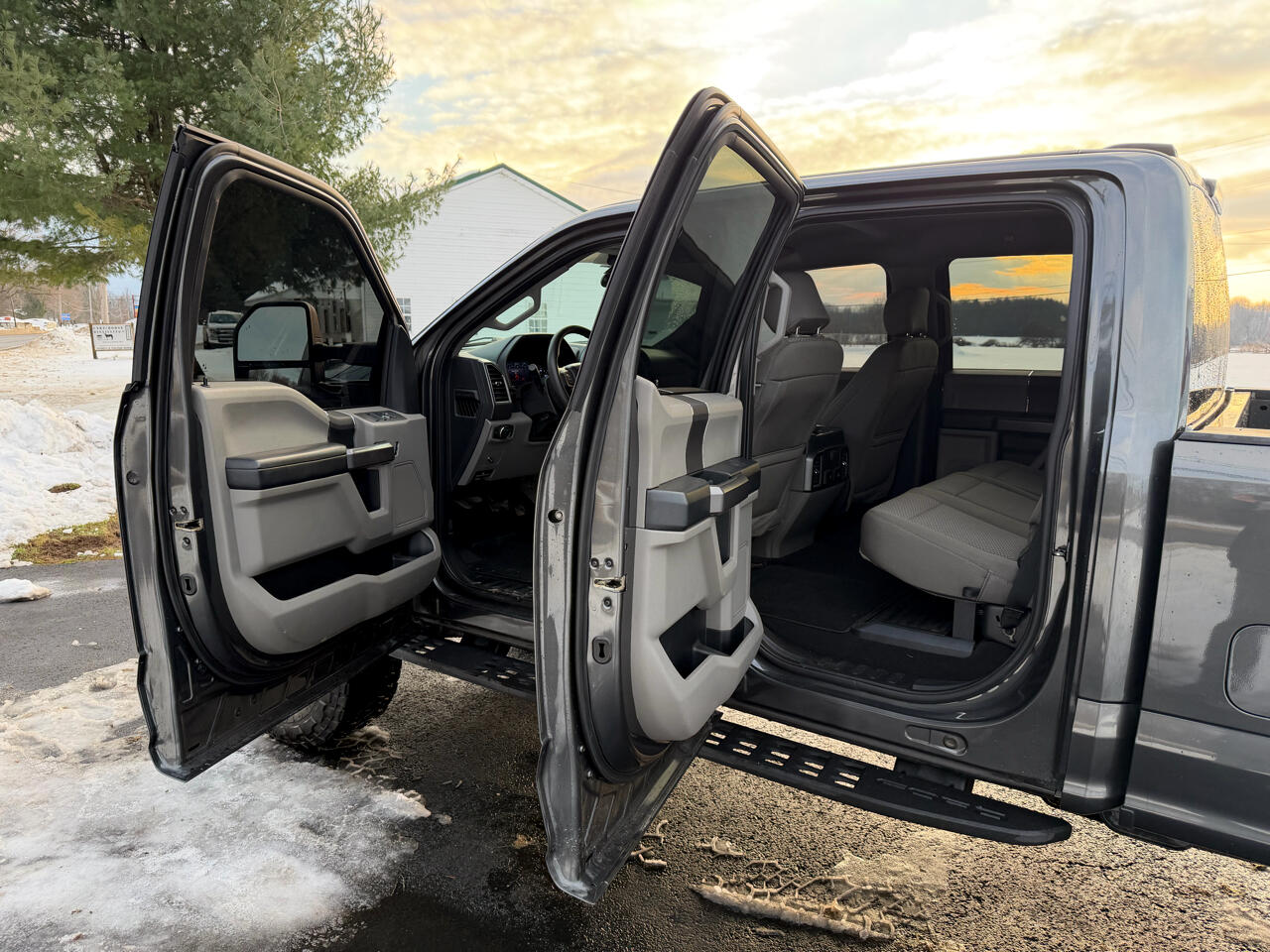 Ford Super Duty F-350 SRW Crew Cab 176" WB XLT 2020